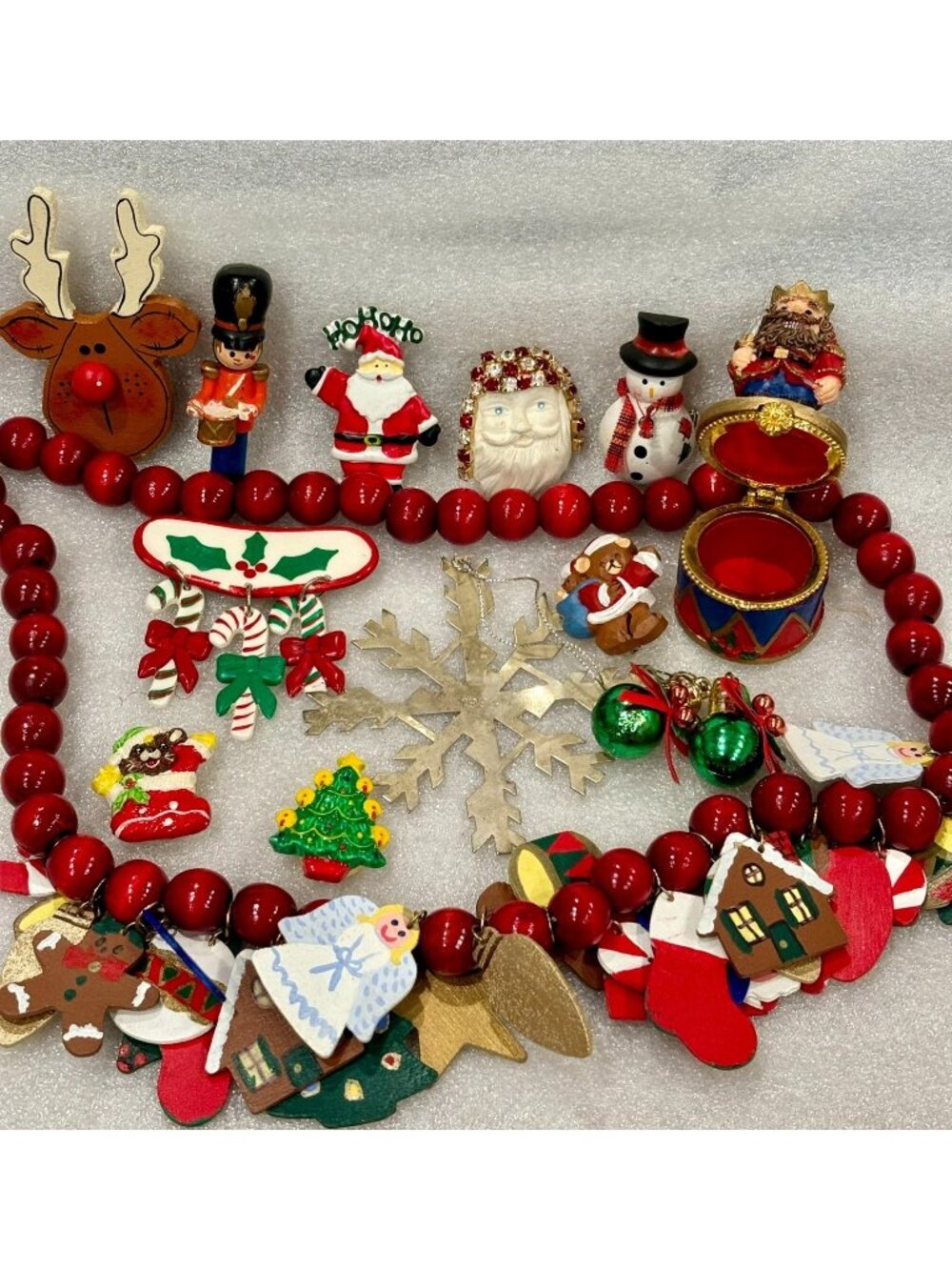 Vintage Christmas Brooches Pins Jewelry Trinket Box 13 Pcs-4901